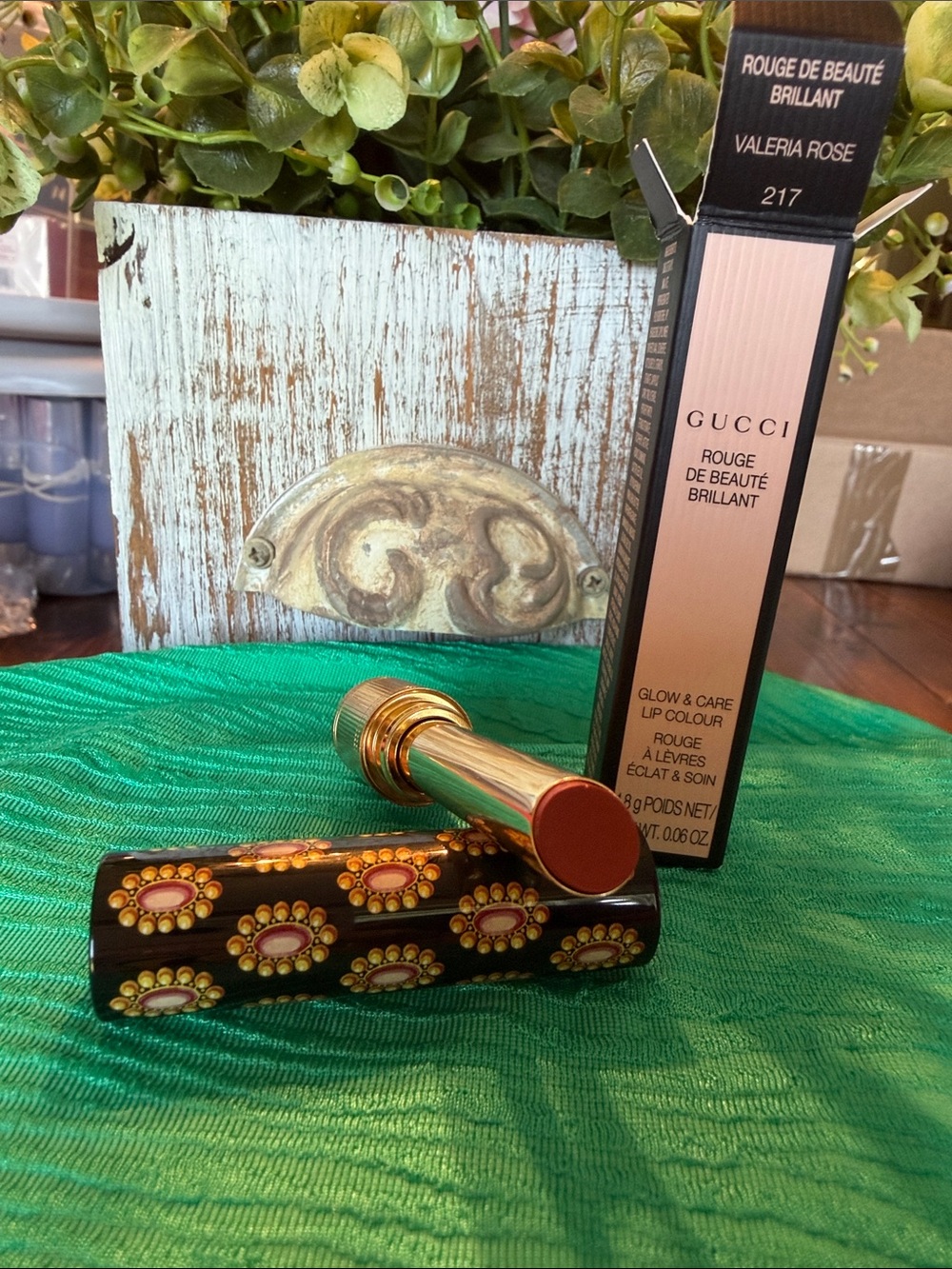 Gucci Valeria Rose 217 Glow & Care Lip Colour
